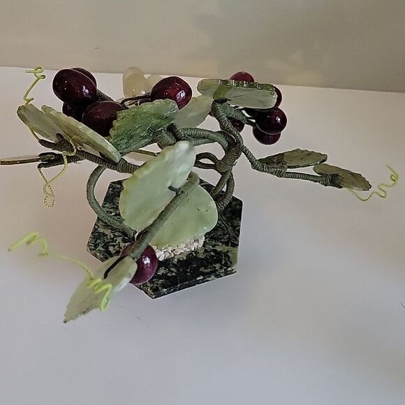 VIntage Jade and Alabaster Grape Tabletop Sculpture Decor - Picture 6 of 10